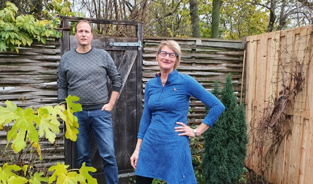 Danny Keff en Anja Tekelenburg, beheerders van de website Dorpsdichers Houten