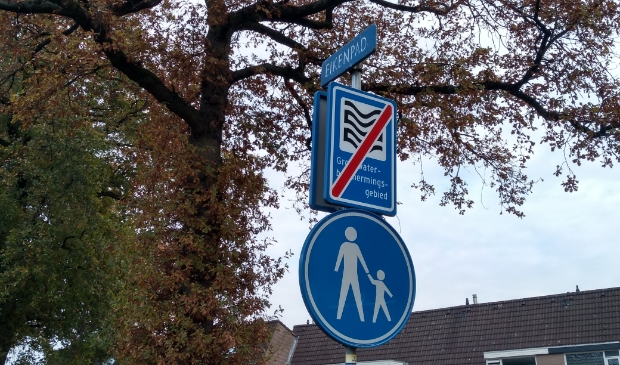<p>De raad stelt geld beschikbaar voor aanleg van een fietspad door het Eikenpadplantsoen.</p>