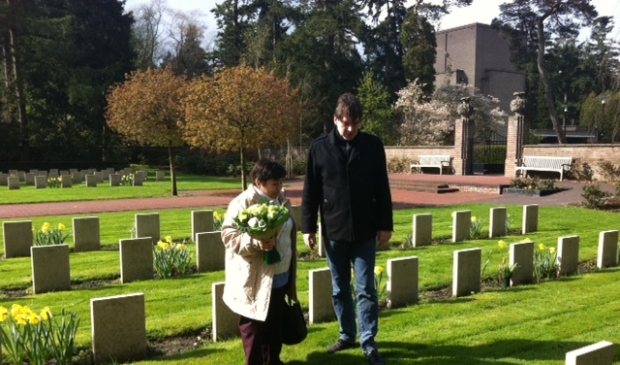 <p>Dali met Remco Reiding op het Ereveld.</p>