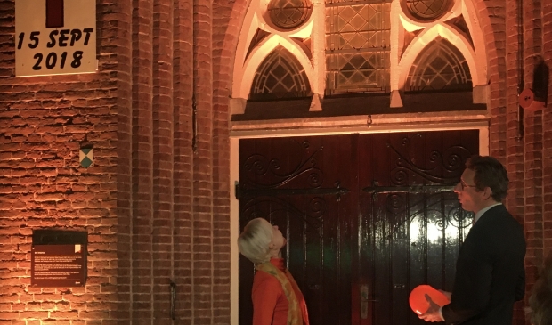 <p>Net als vorig jaar zal ook de Urbanuskerk weer oranje verlicht worden.</p>