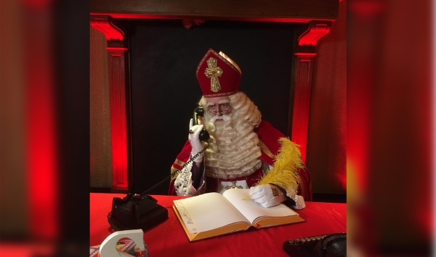 <p>Sinterklaas loste het probleem van de verdwenen verlanglijstjes op door de burgemeester te bellen</p>