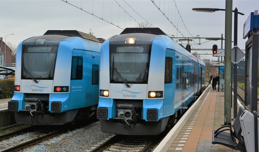 Twee treinen van de Valleilijn op station Barneveld Centrum.
