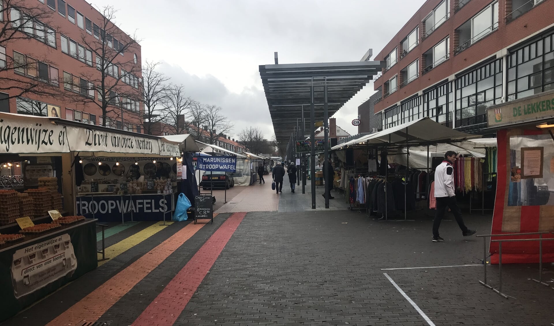 De markt blijft dit jaar ook rond de feestdagen op het Stadsplein en de Rembrandtweg.