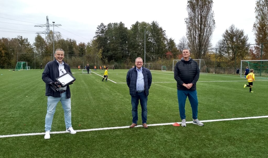 Vincent de Wit van SV Odijk en Ad Boïng en Ruud van Hilten van Sporthuis Bunnik.