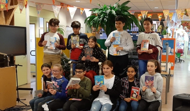 Deelnemers van de Nationale Voorleeswedstrijd-voorrondes op basisschool De Lijster