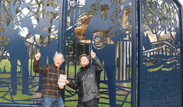 <p>John Schoorl bracht samen met Paul Onkenhout het boek 'De vijfde Beatle' uit. </p>