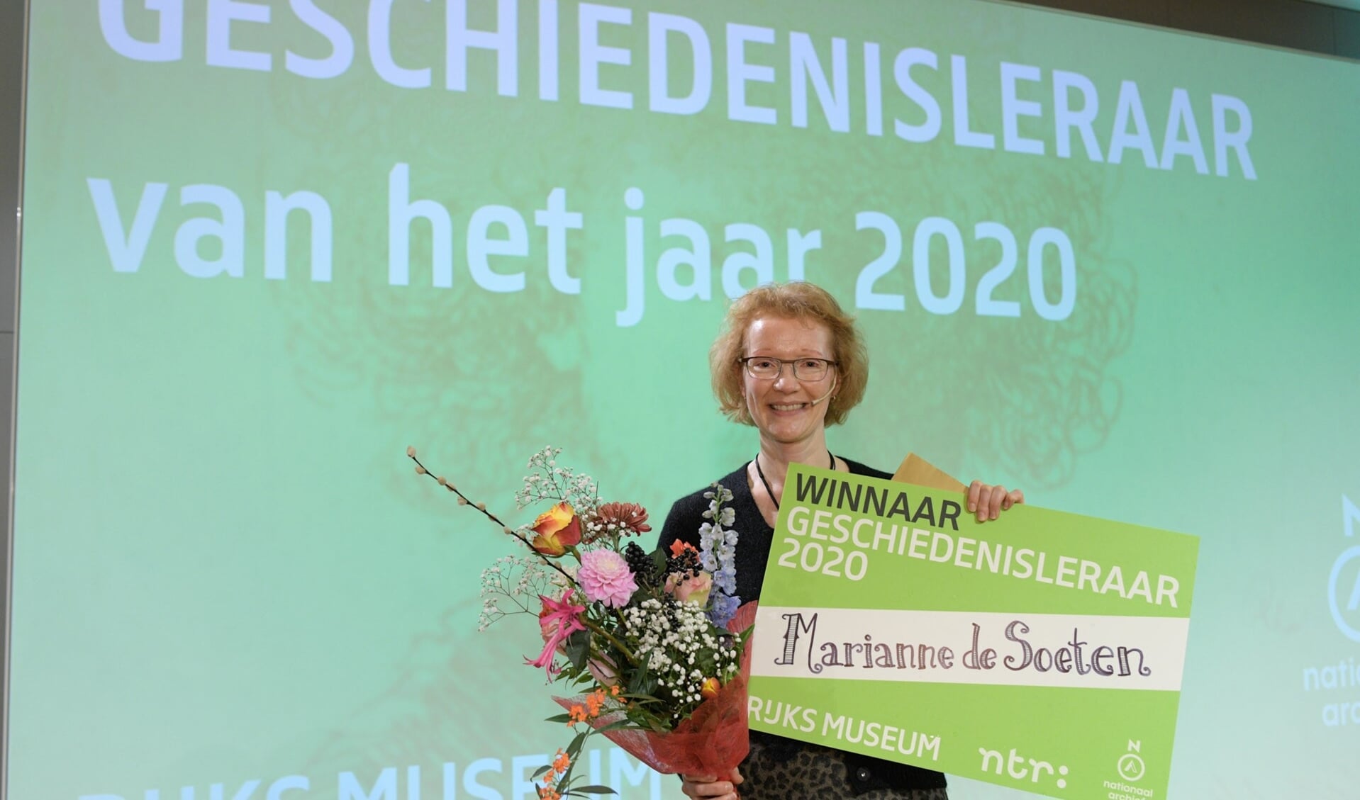 Marianne de Soeten, docente van het Van Lodenstein College in Barneveld, mag zich 'Geschiedenisleraar van het jaar 2020' noemen.