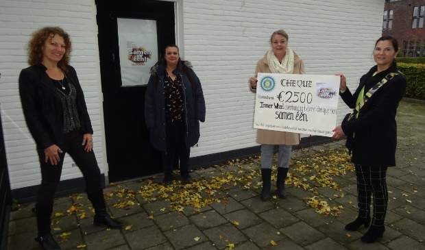<p>Van links naar rechts: Vicky, Sylvia, Tilly en Charlotte.</p>