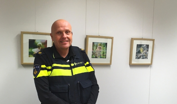 <p>Wijkagent Jan Schipper. ,,Soms zitten drugscriminelen ergens maar één of twee weken.''</p>