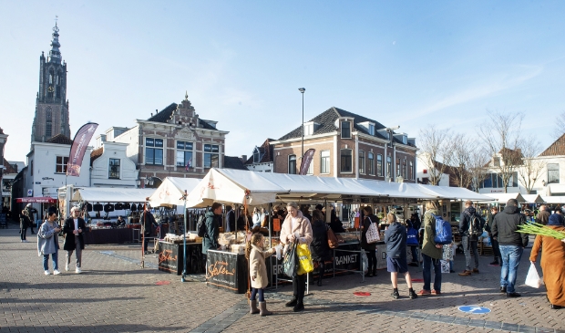 <p>Markt op de Hof</p>