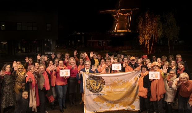 In 2019 was de Concordiamolen oranje verlicht. Soroptimisten en leden van Valley Voices gaven het startsein voor de 16 dagen actie tegen geweld tegen vrouwen. Dit jaar geen bijeenkomst, maar wel ook de Oude Kerk en de brug De Poortwachter uitgelicht.
