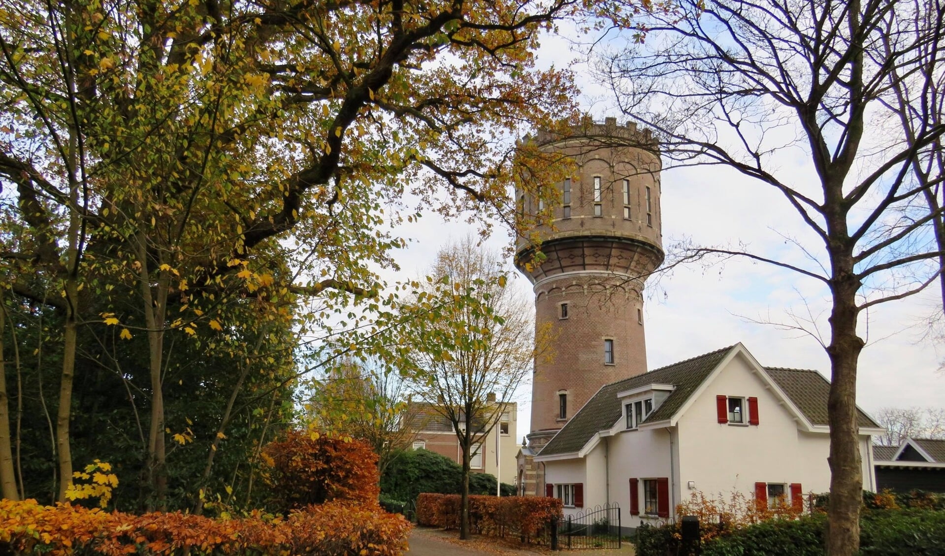 Watertoren (1903) aan de Sophialaan en sinds 2014 in gebruik als woning