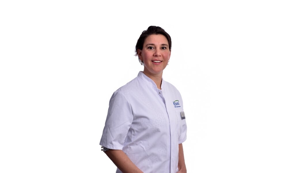 Hannah Visser, internist-infectioloog in het Beatrixziekenhuis.