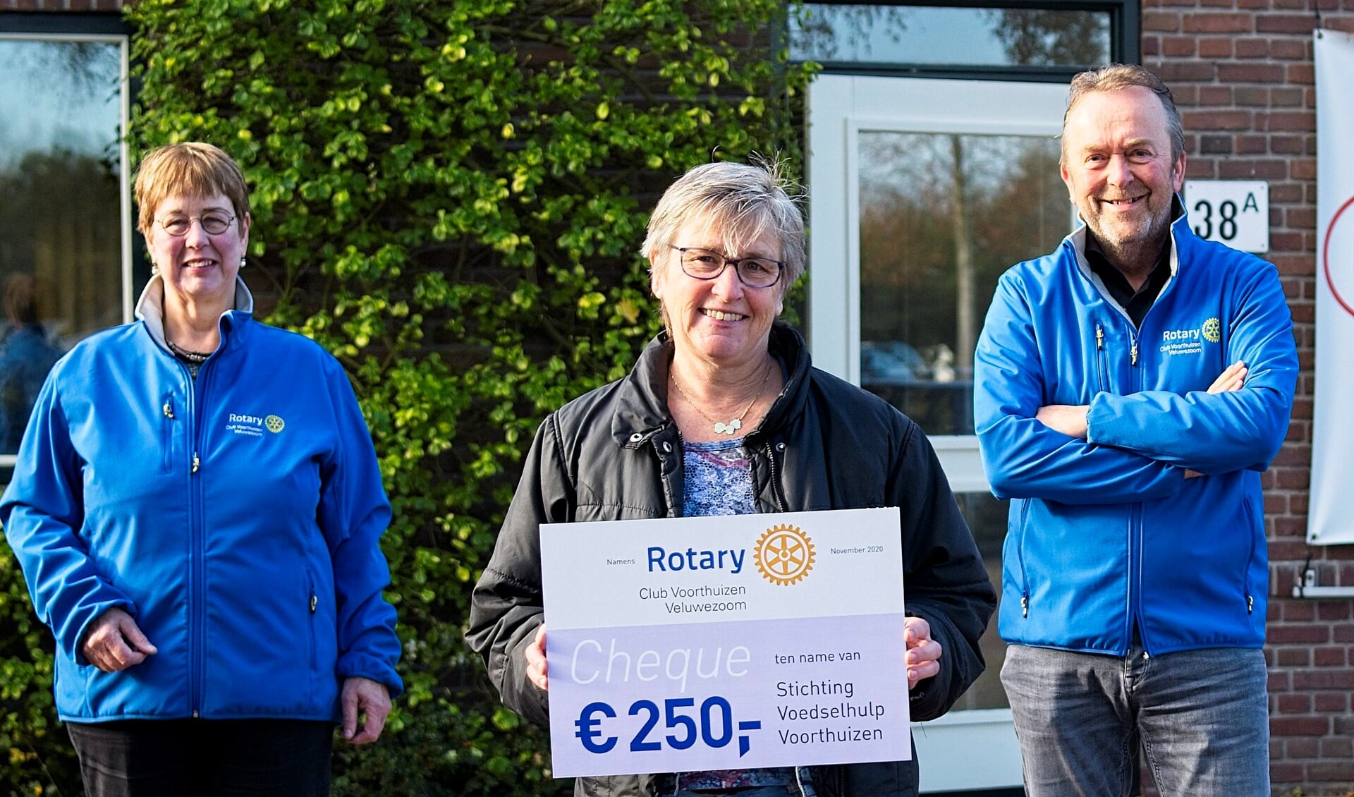 Van links naar rechts: Simone de Boer, Corrie Kok en Gert van den Hul