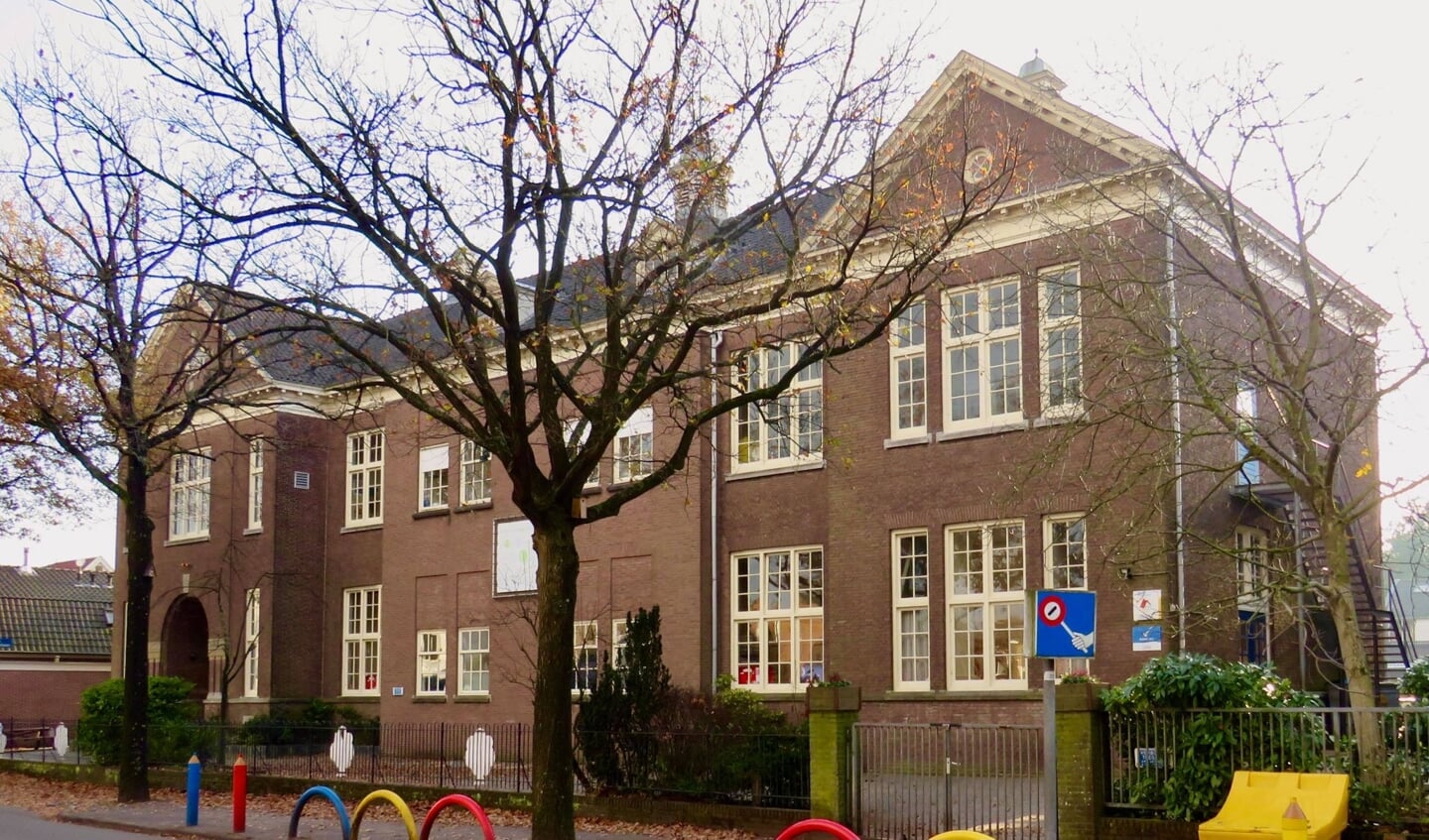 “St Aloysius” voor Rooms-Katholiek Basisonderwijs Kerkstraat 32  (1895) 