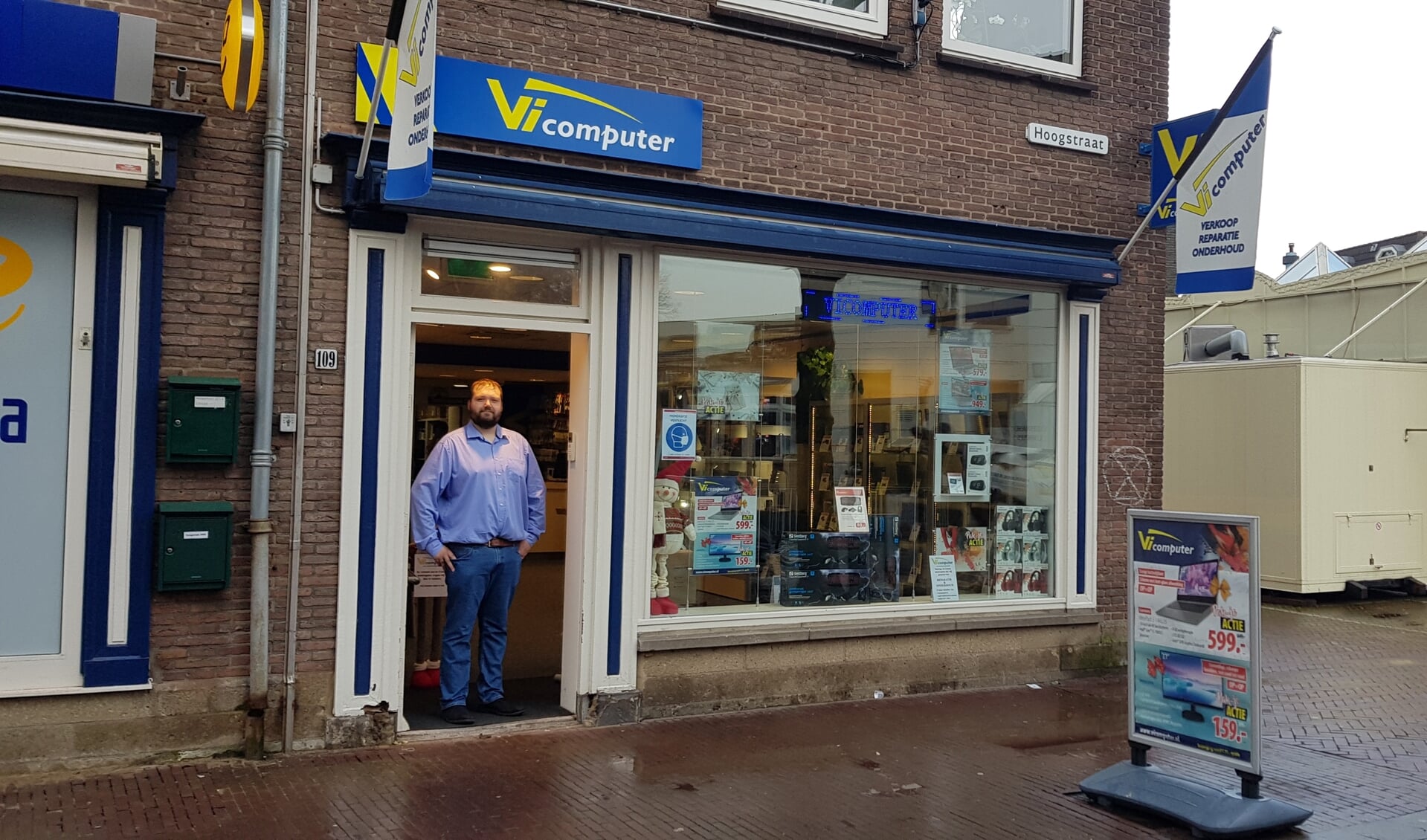 Filiaalhouder Erik van Gaasbeek van Vicomputer in Wageningen.