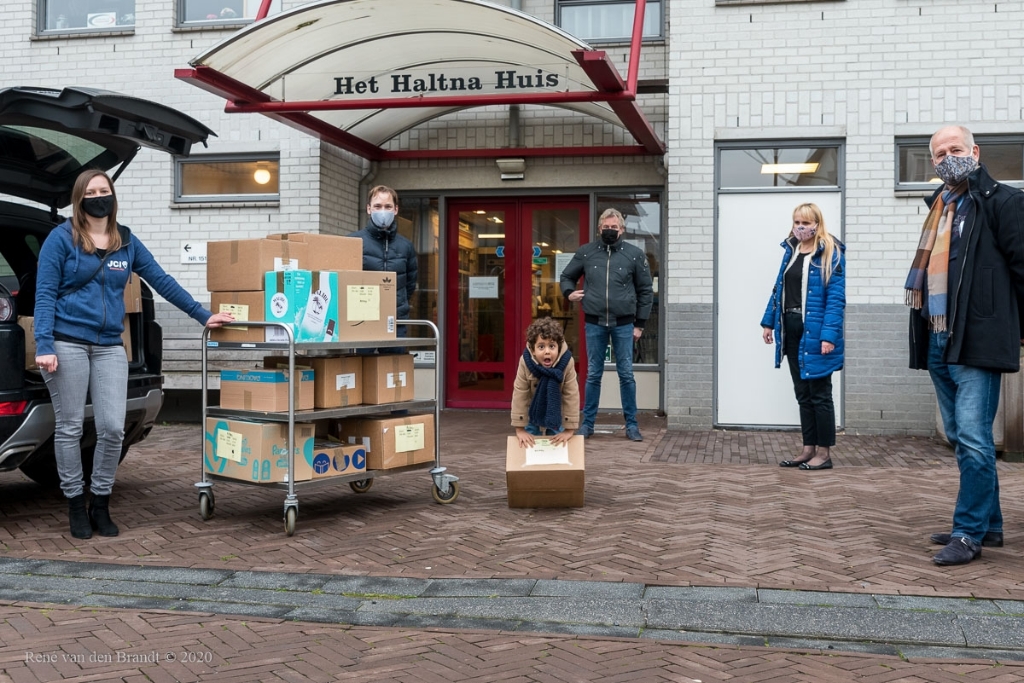 Een sterkerstboom voor de sterren van de Houtens Nieuws