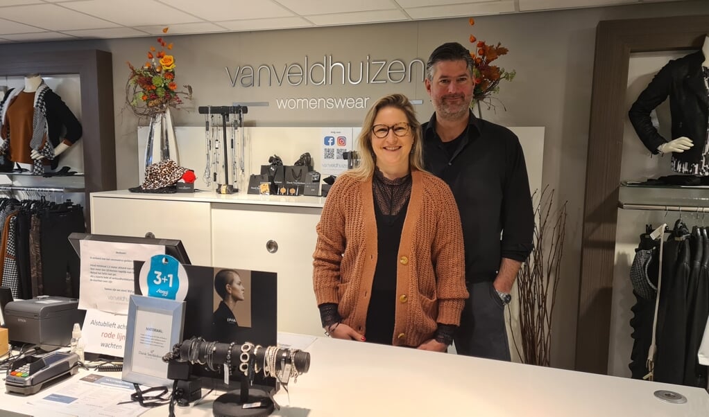 Ruth en Gert Jan van Veldhuizen, hun damesmodezaak is één van de deelnemers aan de decemberactie.