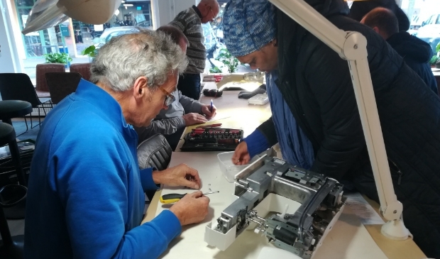 reparateur aan het werk