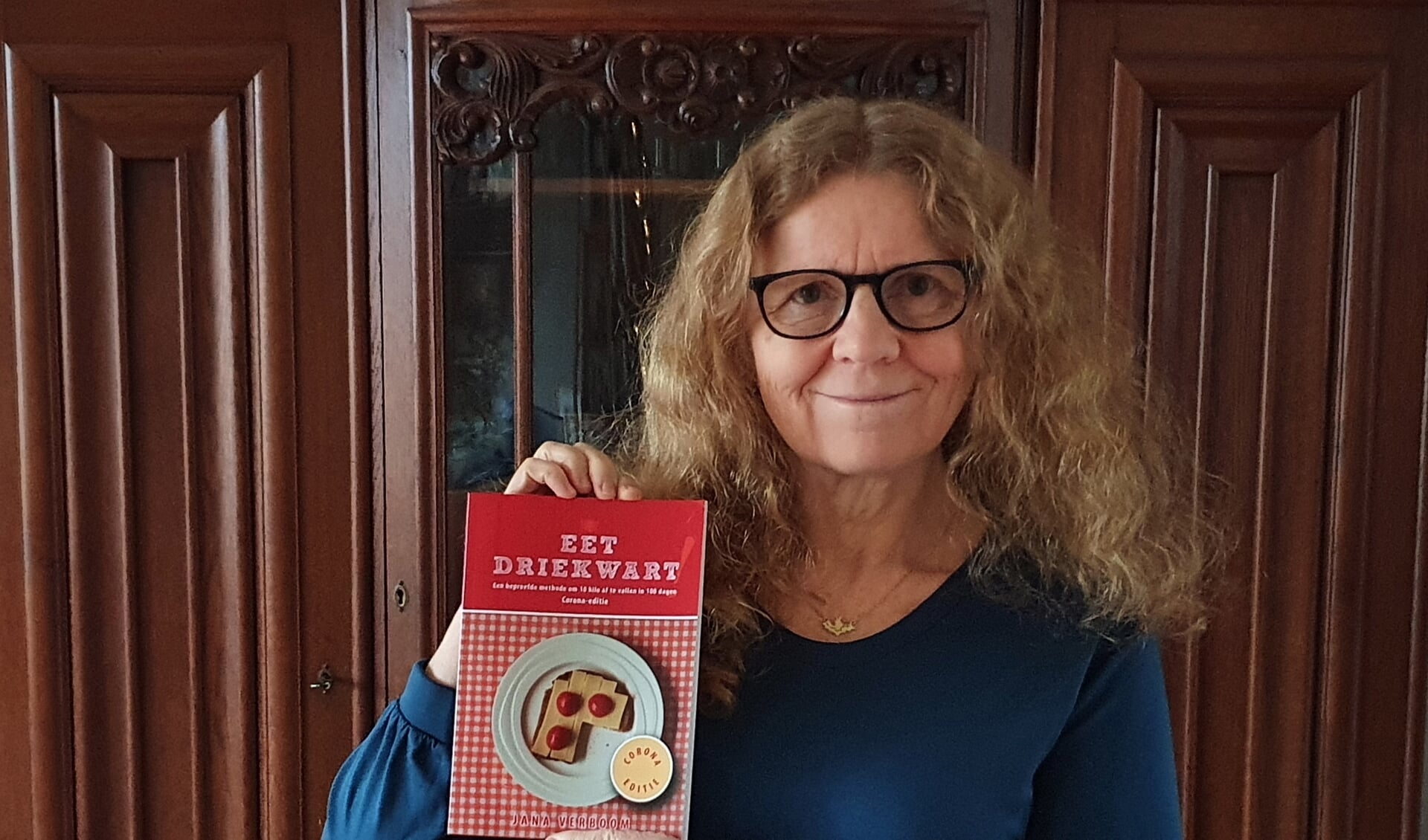 Jana Verboom met haar nieuwe boek.
