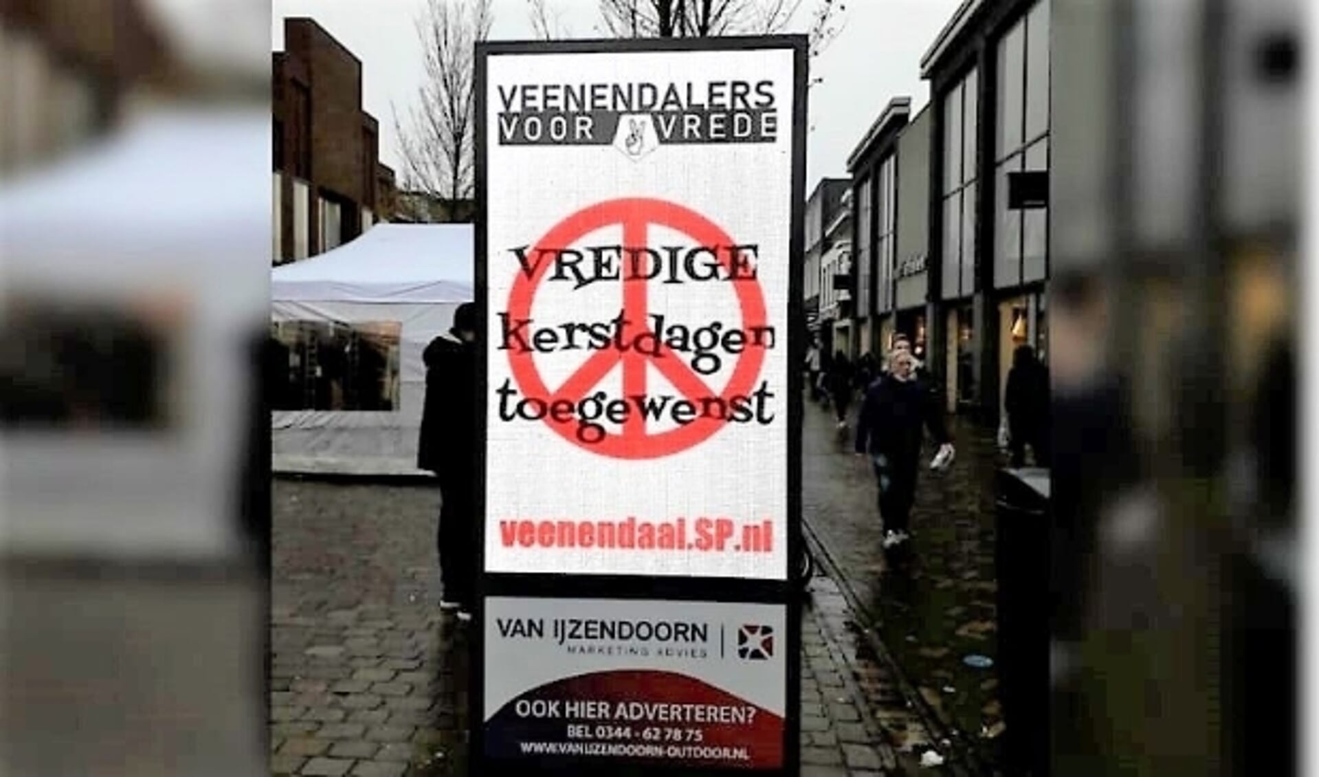 De SP heeft haar zendtijd op de digitale reclameborden beschikbaar gesteld aan Veenendalers Voor Vrede.