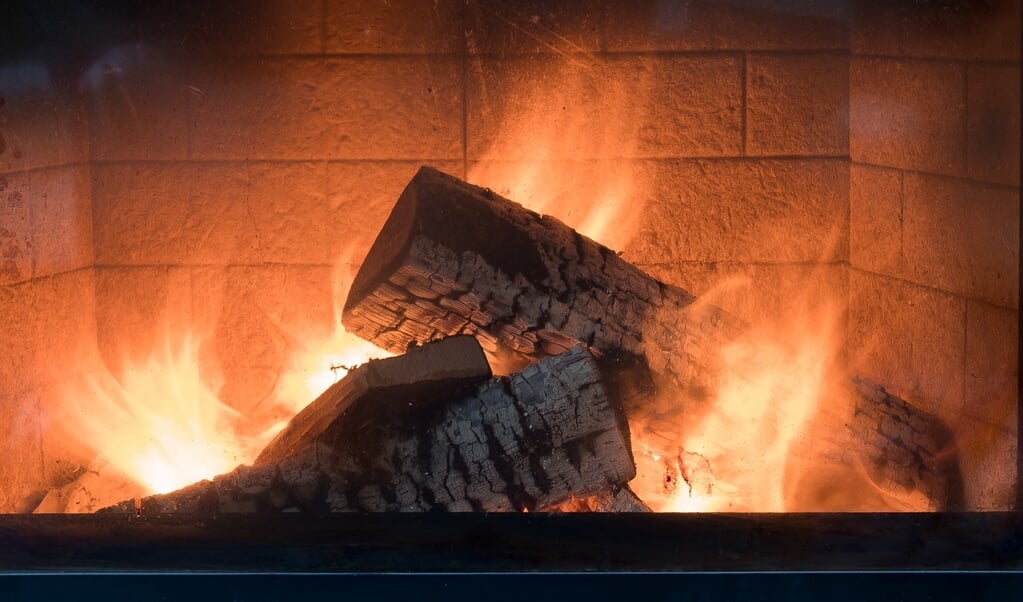  Bij het verbranden van hout komen fijnstof en andere schadelijke stoffen in de lucht.  