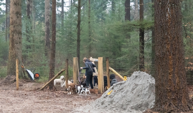 <p>Nieuwe honden uitlaat plaats voor Gooi en Eemland in gebruik genomen.
</p>