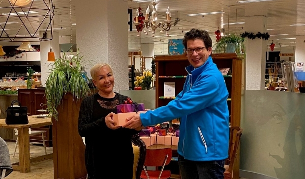 Overhandiging kerstpakket