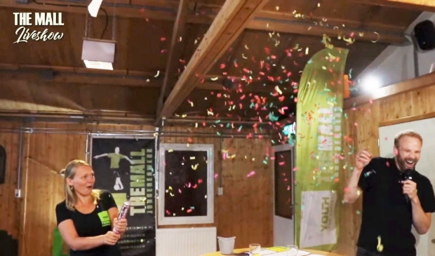 <p>Jongerenwerker Eline sluit de vierde online Liveshow af met een stevige klapper.</p>
