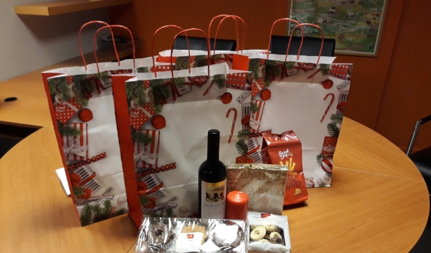 <p>De leden van de PCOB kunnen deze week een kerstpakket tegemoet zien.</p>