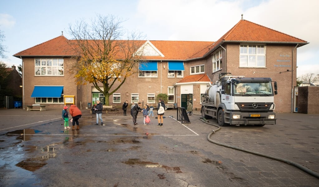 Basisschool plotseling gesloten in Baarn. Het betreft de Koningin Wilhelminaschool (KWS) aan de Dalweg in Baarn. 