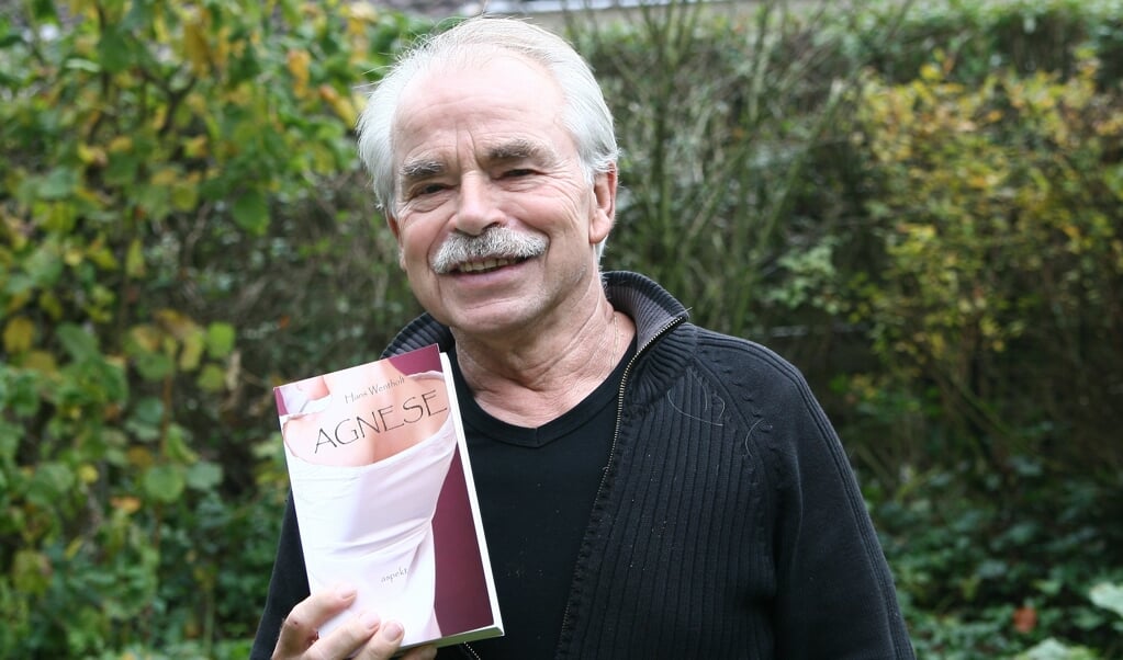 Hans Wentholt presenteert zijn boek ‘Agnese’ in 2013.