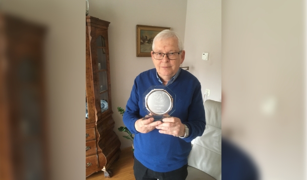 <p>Frans Koolen blij met de onderscheiding</p>