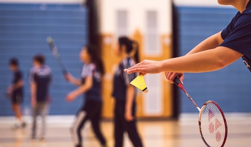 AmstelveenSport berekent relatief hoge kosten voor competitiegebruik van de binnensportaccommodaties, zoals bij badminton.  