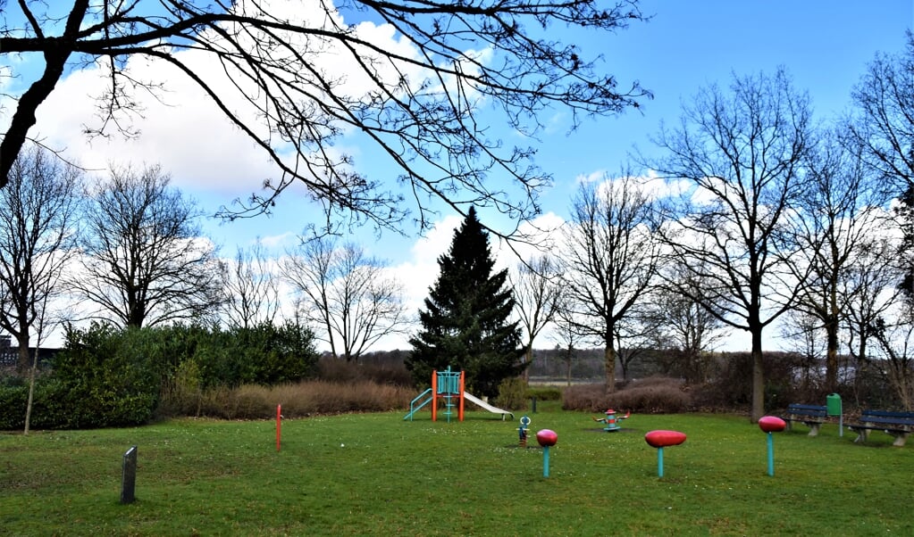 Het parkje annex speeltuintje aan de Postweg dat ook na de herinrichting blijft bestaan.