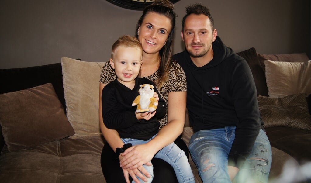 Jaap, Gerina en hun zoontje Youri hebben vorige maand de sleutel ontvangen van hun goeldnieuwe woning op Akkerwinde.