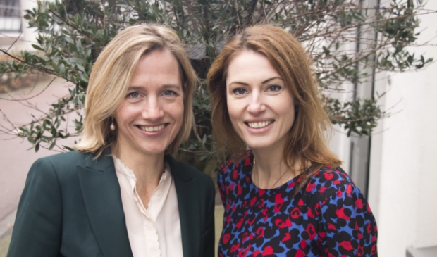 <p>Elles Steeghs en Marieke Kaal, samen MARÈLL Makelaars, kijken bij het presenteren van de woning door de ogen van de koper. </p>