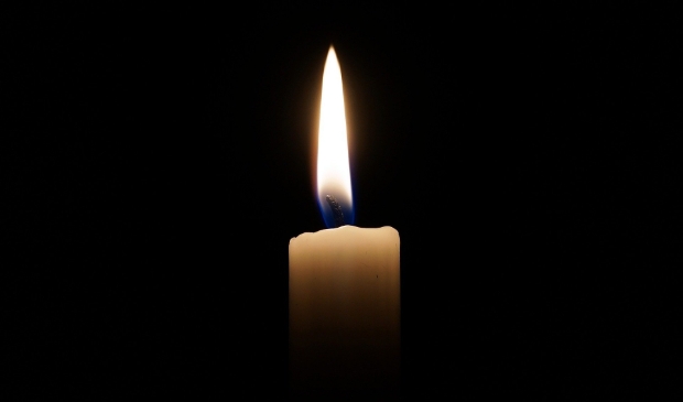 <p>In de raadzaal werd stilgestaan bij het overlijden van Eelco van Dam en Anja van Zanten</p>