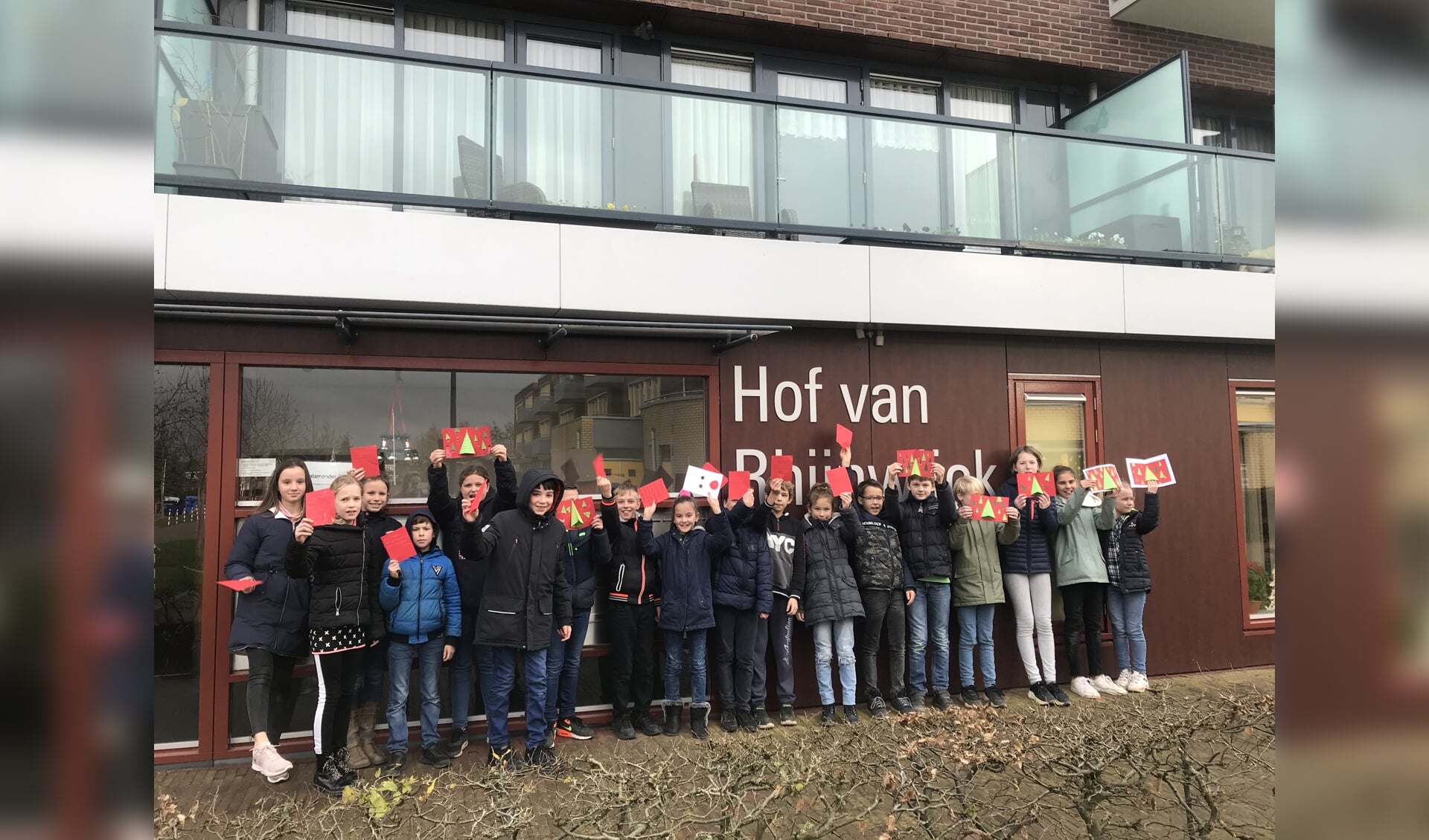 Leerlingen Beurthonk klaar voor verrassing bewoners Hof van Rhijnwijk
