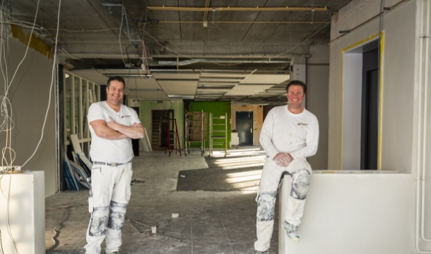 <p>Gerco (links) en Jacco Looijen zijn trots op wat ze in 12,5 jaar hebben opgebouwd.</p>