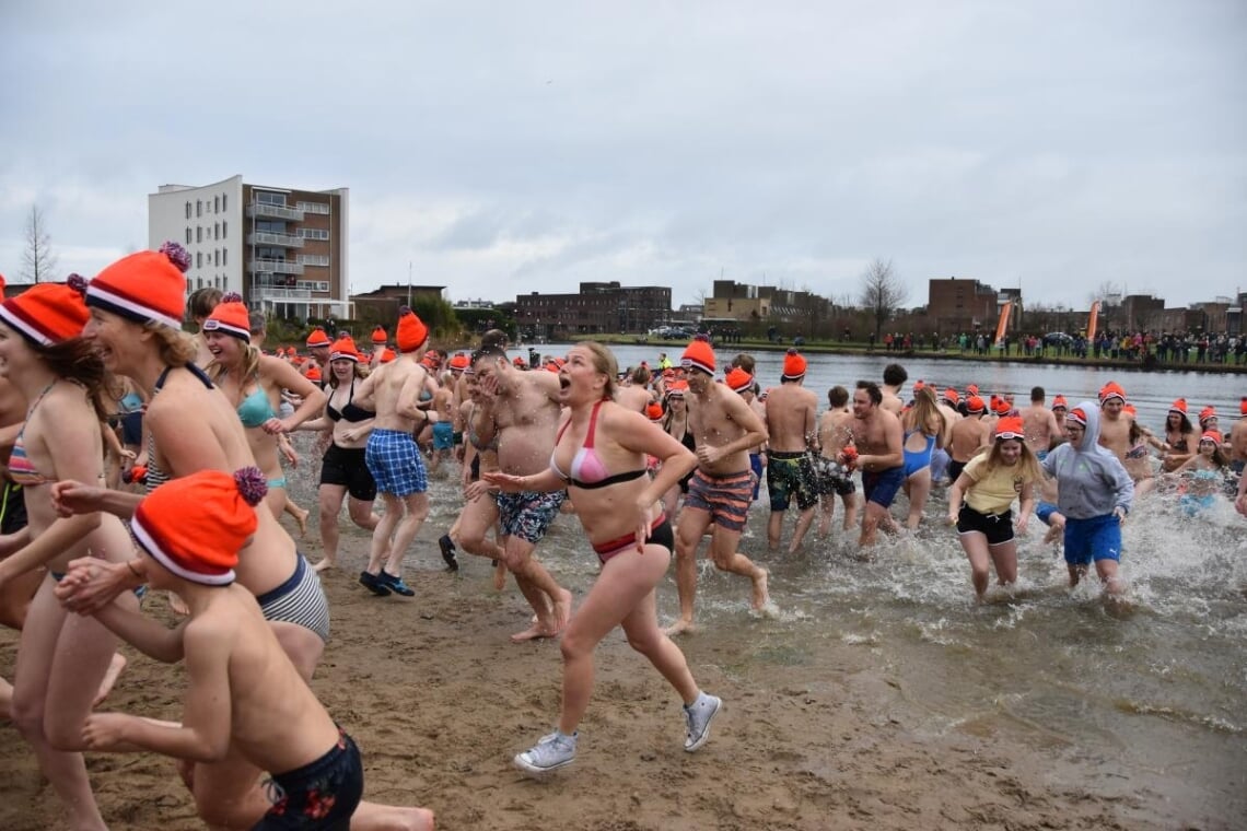 Nieuwjaarsduik Houten