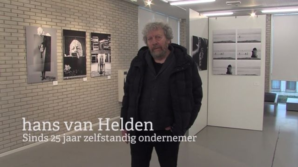<p>In dit miniportret vertelt Hans van Helden over werk bij 033fotostad, zijn liefde voor Amersfoort en geeft hij een inkijkje in zijn gedachten over de nieuwe generatie. </p>