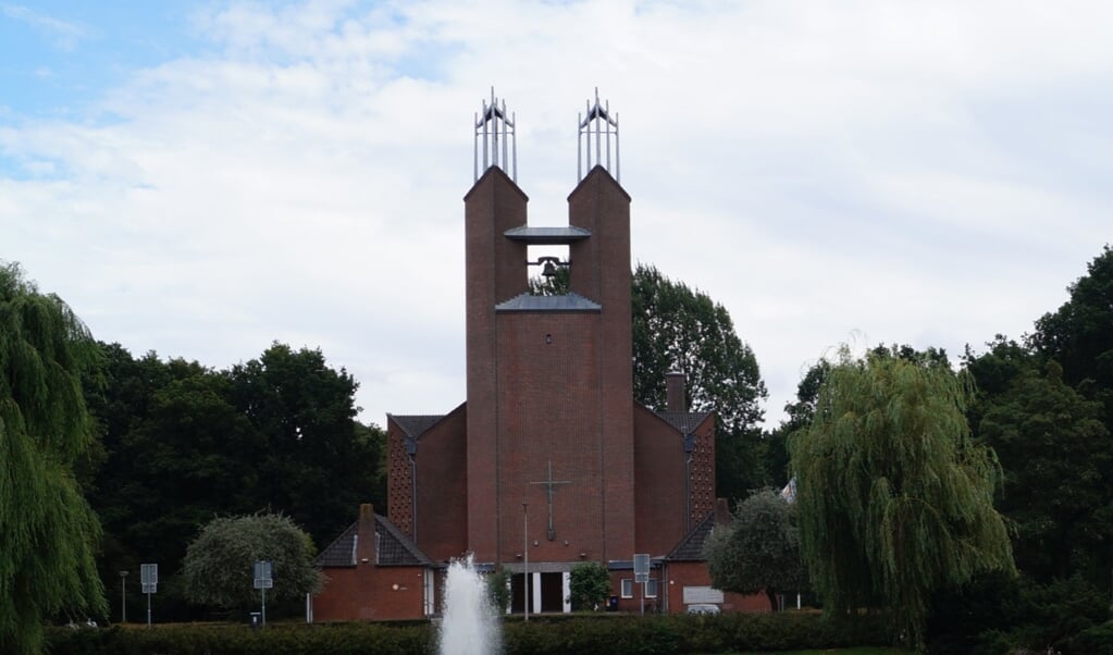 De Kruiskerk aan de Van der Veerelaan.
