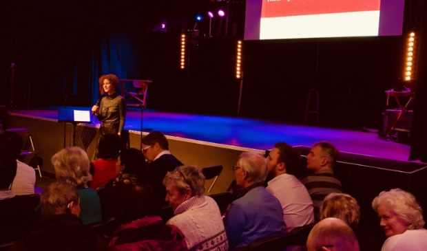 Stadsgesprek met als thema 'Kleurrijk Ontmoeten'.