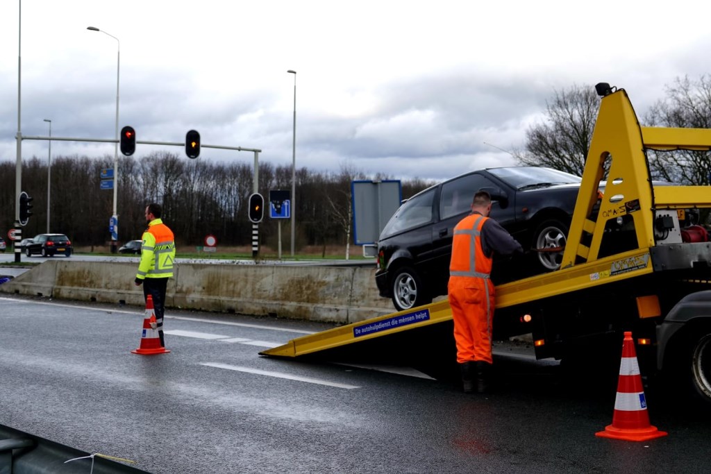 Twee auto's crashen binnen één uur in beruchte bocht A30 Barneveldse