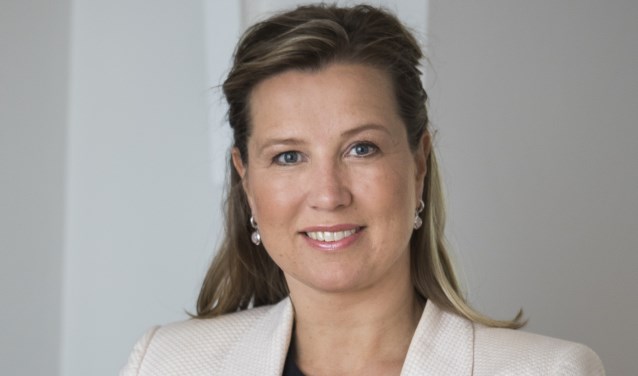 Mw. mr. Liesbeth van den Brink-Baggerman organiseert het theatercollege.