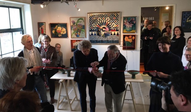 Feestelijke opening Duo-expositie in Museum Amstelland, links op de foto Kees Mirande, rechts op de foto Florine Kerkmeer, de exposanten.