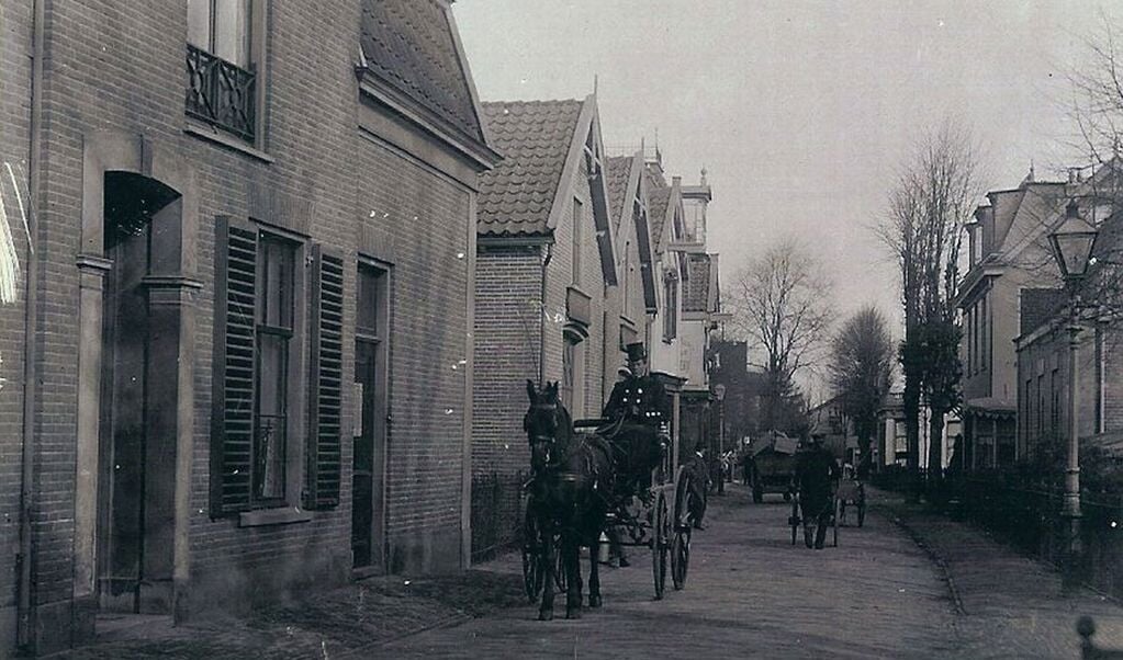 De Brinkstraat begin 1900.