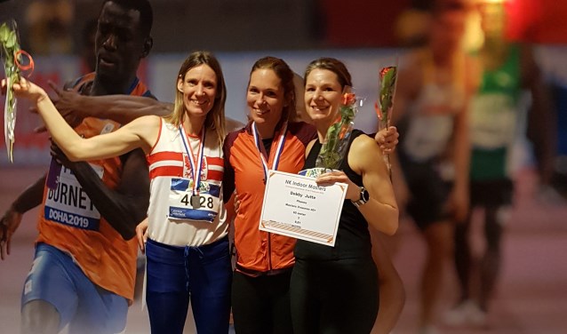 Jacqueline Drop (midden) won in een recordtijd.
