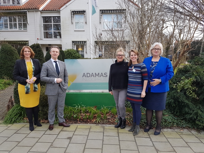 Van links af: mevr. C. Breuer (Teylingen), dhr. G. Oude Kotte (Aalsmeer), mevr. C. van Diemen (Adamas) , mevr. A. Osinga (Adamas) en mevr. M. Schuurmans (Haarlemmermeer).